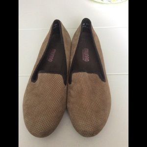 Munro Tan/Gold Flat Shoes Size 7-1/2WW